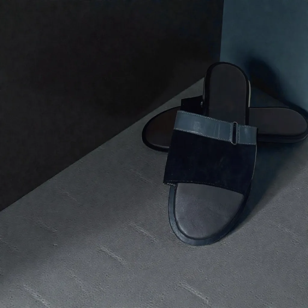 [003] حذاء جلد أسود