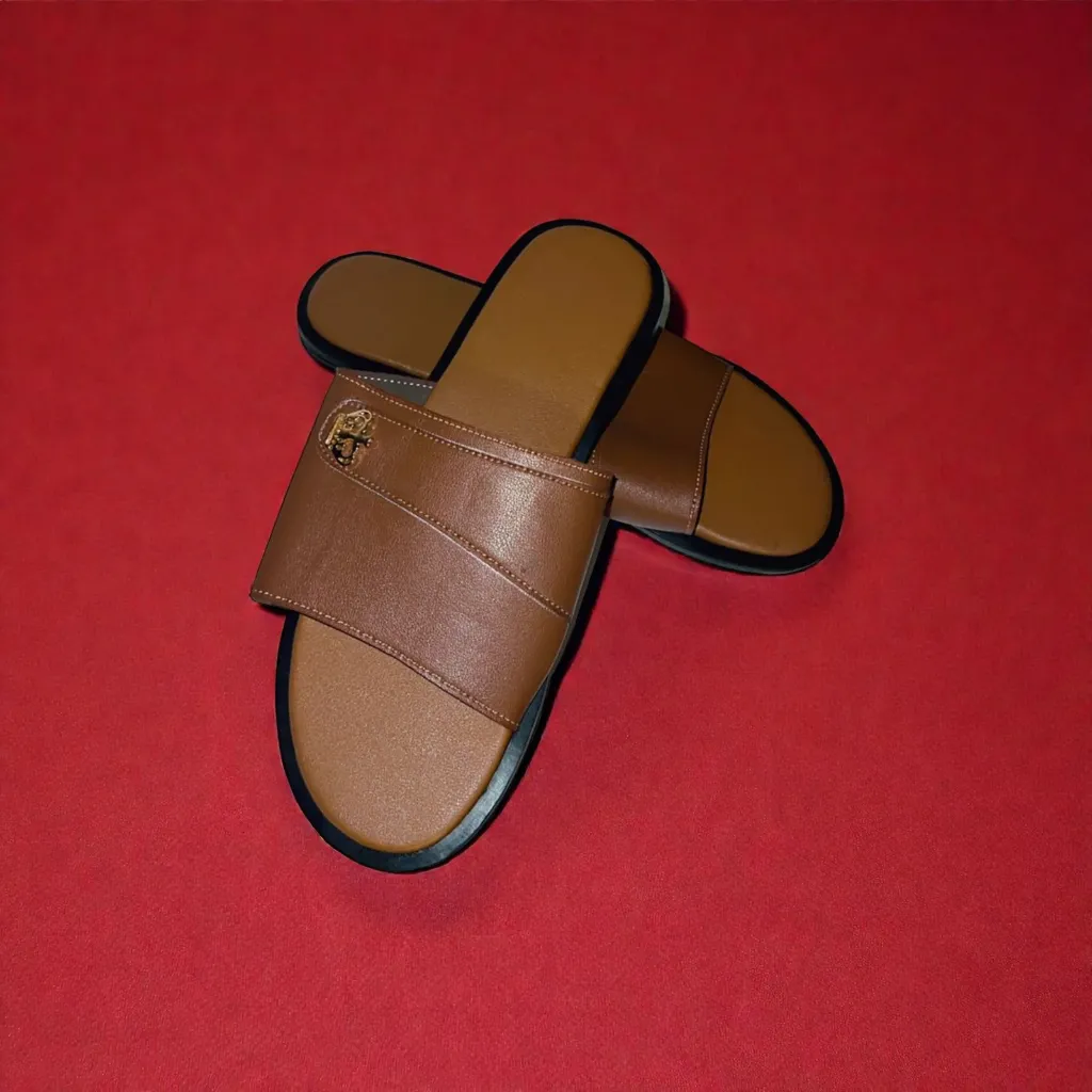 [004] حذاء بني جلد