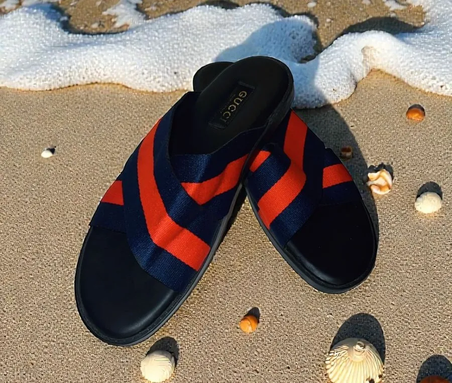 [007] حذاء اسود واحمر